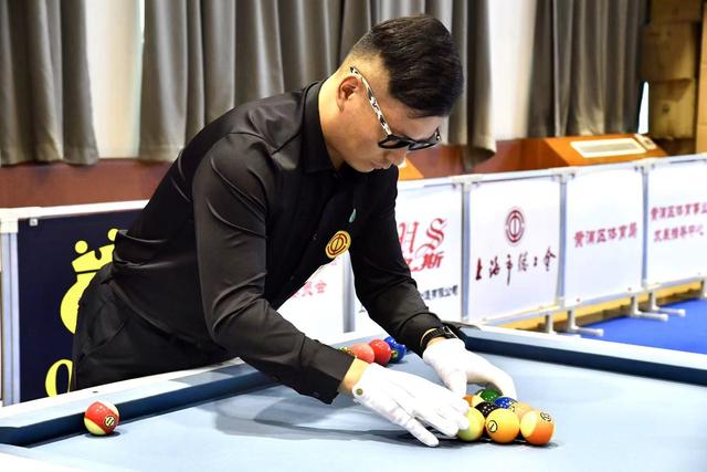 距虽仍有一 距虽仍有一